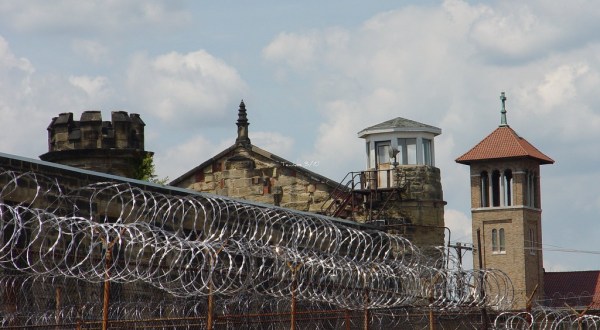Walking Through The West Virginia State Penitentiary Is Bone-Chilling