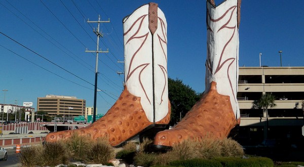 15 Bizarre Roadside Attractions in Texas That Will Make You Look Twice
