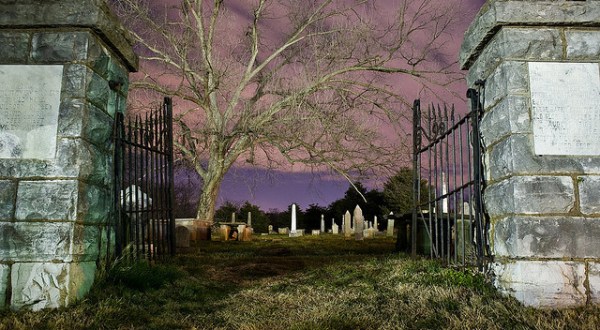 7 Tennessee Urban Legends That Will Keep You Up At Night