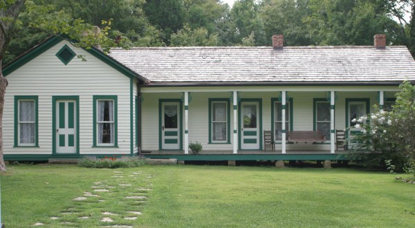 Everyone In Kentucky Should Visit These 12 Homes For Their Incredible Pasts