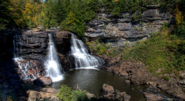 15 Places In West Virginia That Are Perfect For A Romantic Kiss