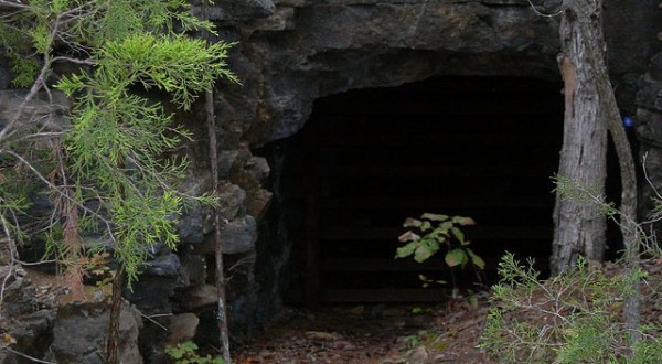 15 Of The Most Terrifying Places in Arkansas That Will Give You Nightmares