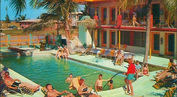 These 20 Vintage Florida Postcards Are Almost Too Charming