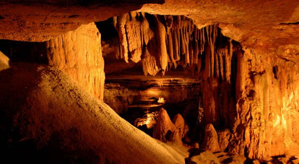 12 Caves In Tennessee That Are Like Entering Another World