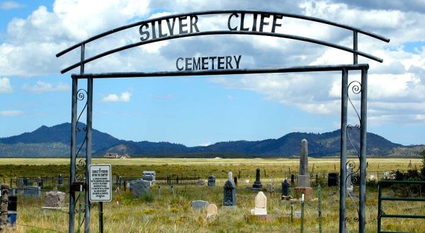 7 Creepy Cemeteries In Colorado That Are Filled With Ghostly Tales