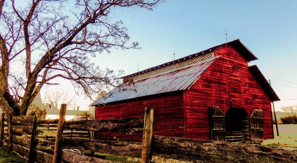 You Will Fall In Love With These 10 Beautiful Old Barns In North Carolina