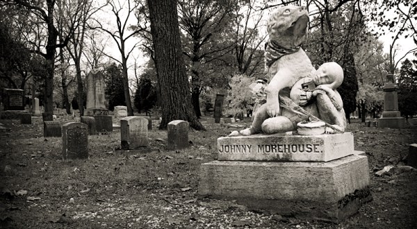 6 Disturbing Cemeteries In Ohio That Will Give You Goosebumps