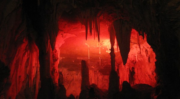Going Into These 9 Caves In Iowa Is Like Entering A Different World