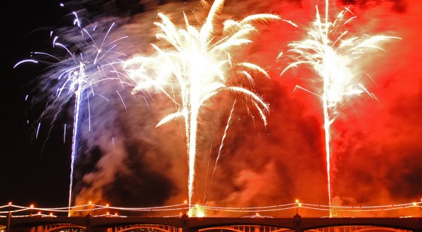 9 Epic Fireworks Shows In Arizona That Will Blow You Away This Year