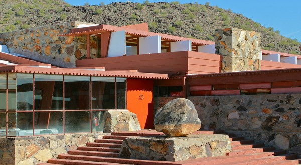 You’ll Want to Visit These 9 Houses in Arizona For Their Incredible Pasts