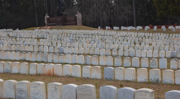 6 Cemeteries In Georgia That Will Give You Goosebumps