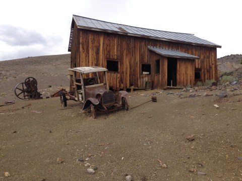 Visit These 12 Creepy Ghost Towns In Nevada At Your Own Risk