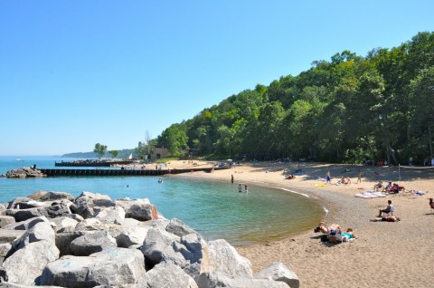 9 Gorgeous Beaches In Illinois That Are Demanding Your Attention This Summer