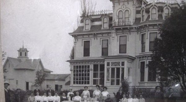 This Haunted House In Saginaw, Michigan Will Send Shivers Down Your Spine