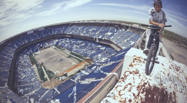 This Epic Video Invites Us to Remember The Most Important Moments In The Silverdome’s History