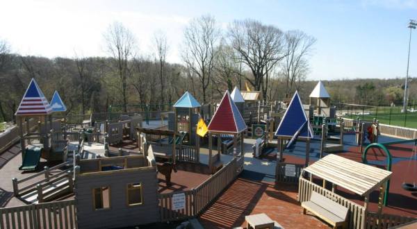 10 Amazing Playgrounds In Pennsylvania That Will Make You Feel Like A Kid Again