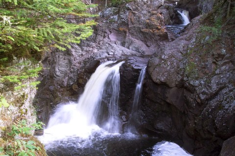 These 10 Hidden Waterfalls In Minnesota Will Take Your Breath Away