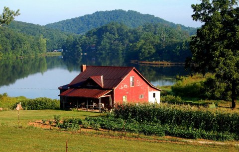 These 13 Charming Farmhouses In Georgia Will Make You Love The Country
