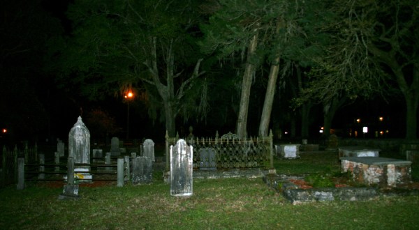 12 Photos of Cemeteries In Florida That Will Give You Goosebumps