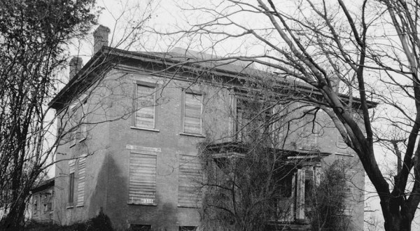 These 10 Hauntings In Alabama Will Send Chills Down Your Spine