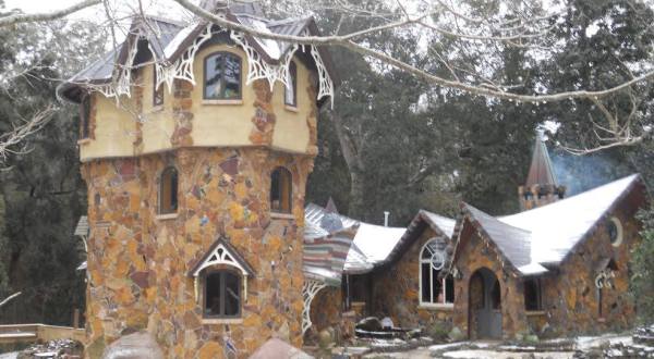 These 8 Unique Houses In Alabama Will Make You Look Twice…And Want To Go In