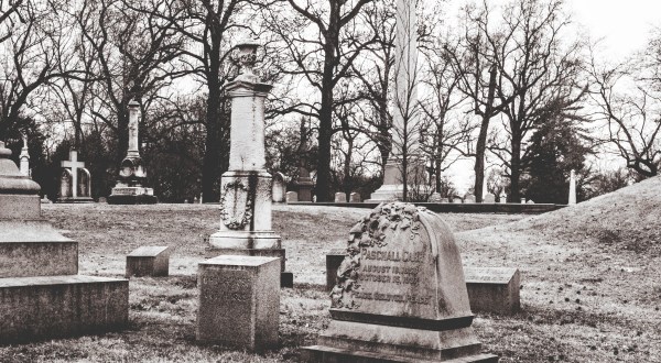 5  Disturbing Cemeteries in Missouri That Will Give You Goosebumps