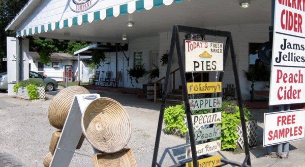 Here Are 15 Places That Make The Best Lip-Smacking Pie In South Carolina