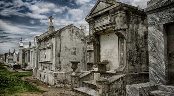 11 Louisiana Cemetery Photos That Will Creep You Out