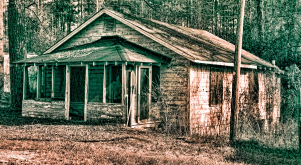 13 Creepy Houses In South Carolina That Could Be Haunted