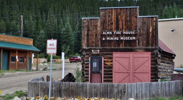 Most People Don’t Know These 15 Super Tiny Towns In Colorado Exist