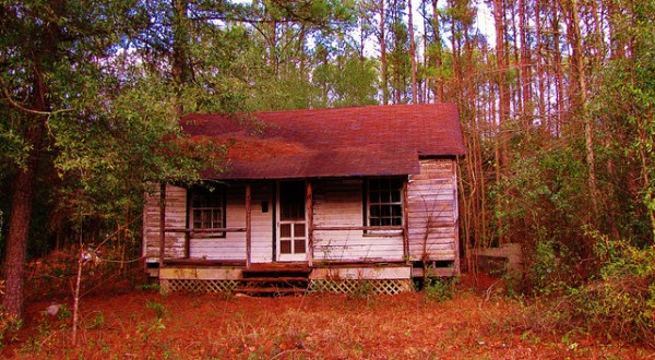 These 15 Creepy Houses In North Carolina Could Be Haunted