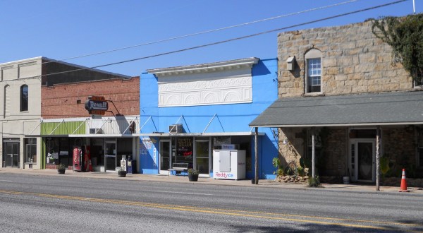 Most People Don’t Know These 12 Super Tiny Towns In Alabama Even Exist