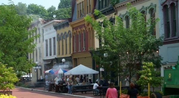 10 Historic Towns In Kentucky That Will Transport You To The Past