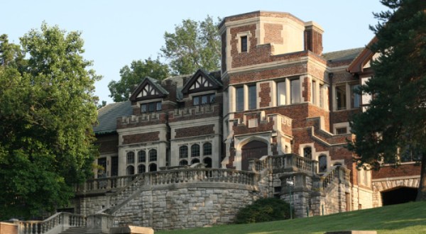 12 Creepy Houses in Missouri That Could Be Haunted