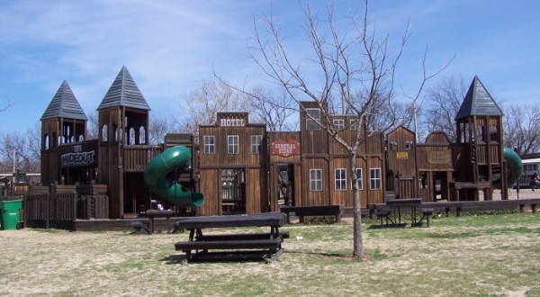 8 Amazing Playgrounds In Oklahoma That Will Make You Feel Like A Kid Again