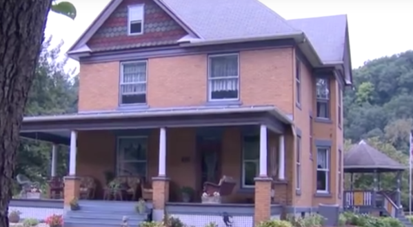 The Creepiest House In All Of Pennsylvania Is Up For Sale