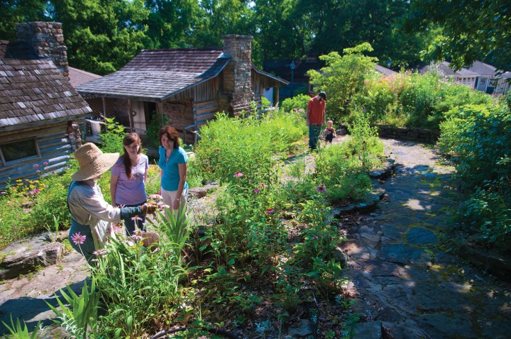 best gardens in Arkansas