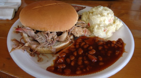 Everyone In Arkansas Absolutely Loves These 10 Foods And Drinks