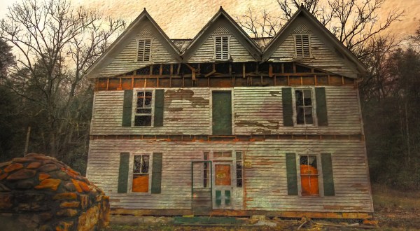 12 Creepy Houses In Georgia That Could Be Haunted