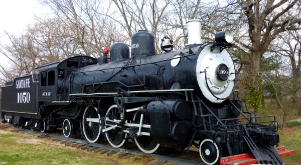 Board These 15 Beautiful Trains In Kansas For An Unforgettable Experience