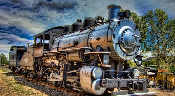 16 Beautiful Trains Passing Through Colorado To Take You Back