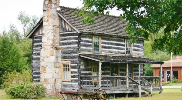 10 Historic Towns In Missouri That Will Transport You To The Past