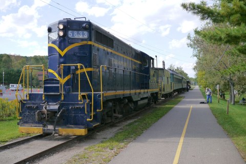 Board These 12 Beautiful Trains In Ohio For An Unforgettable Experience