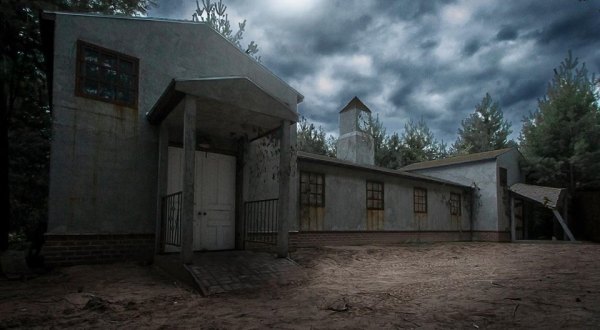 These 22 Haunted Houses In Minnesota Will Terrify You In The Best Way