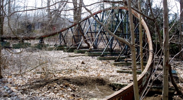 What’s Left Of This Abandoned Amusement Park In Ohio Is Downright Creepy