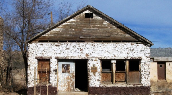 10 Creepy Houses In Arizona That Could Be Haunted