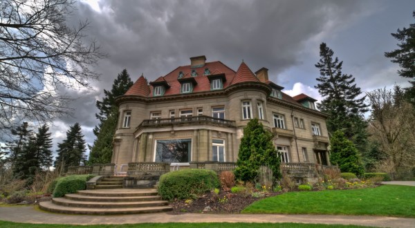 These 10 Hauntings In Oregon Will Send Chills Down Your Spine