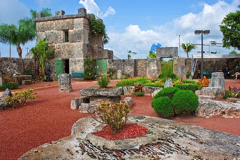 How One Man Built This Castle In Florida By Himself Is Mind-Blowing
