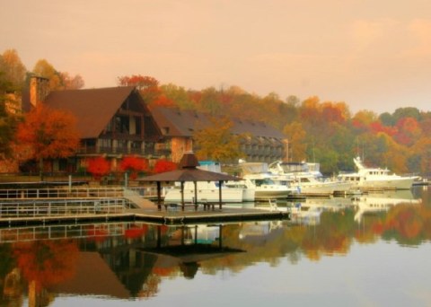 You Absolutely Must Visit These 10 Awesome Places In Alabama This Fall Season