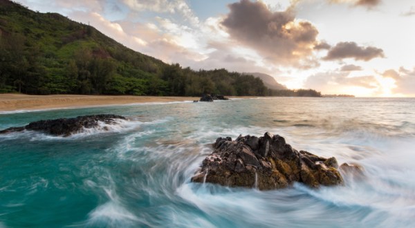 You Should Be Careful Near These 12 Dangerous Spots In Hawaii Nature